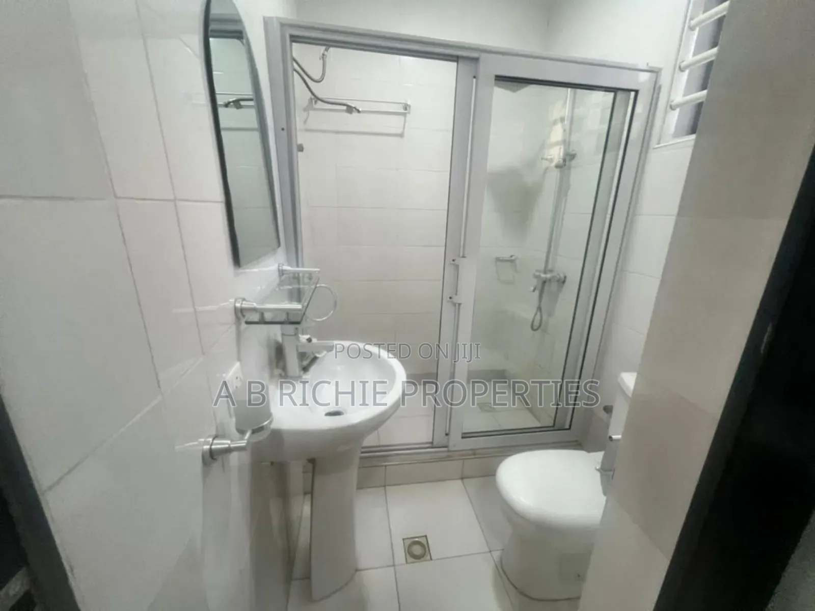 3bdrm Bungalow in Ab Richie Properties, Baatsona Total for rent in Baatsona Total