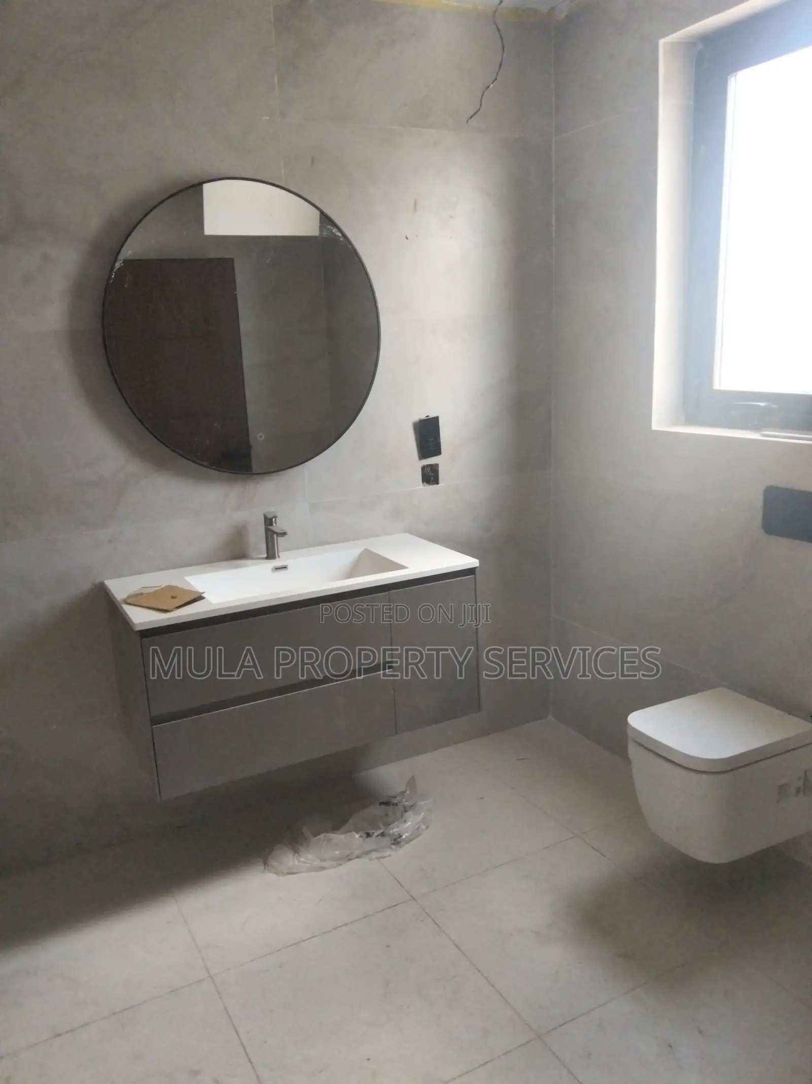 5bdrm Townhouse/Terrace in Mula Property, Dzorwulu for sale in Dzorwulu