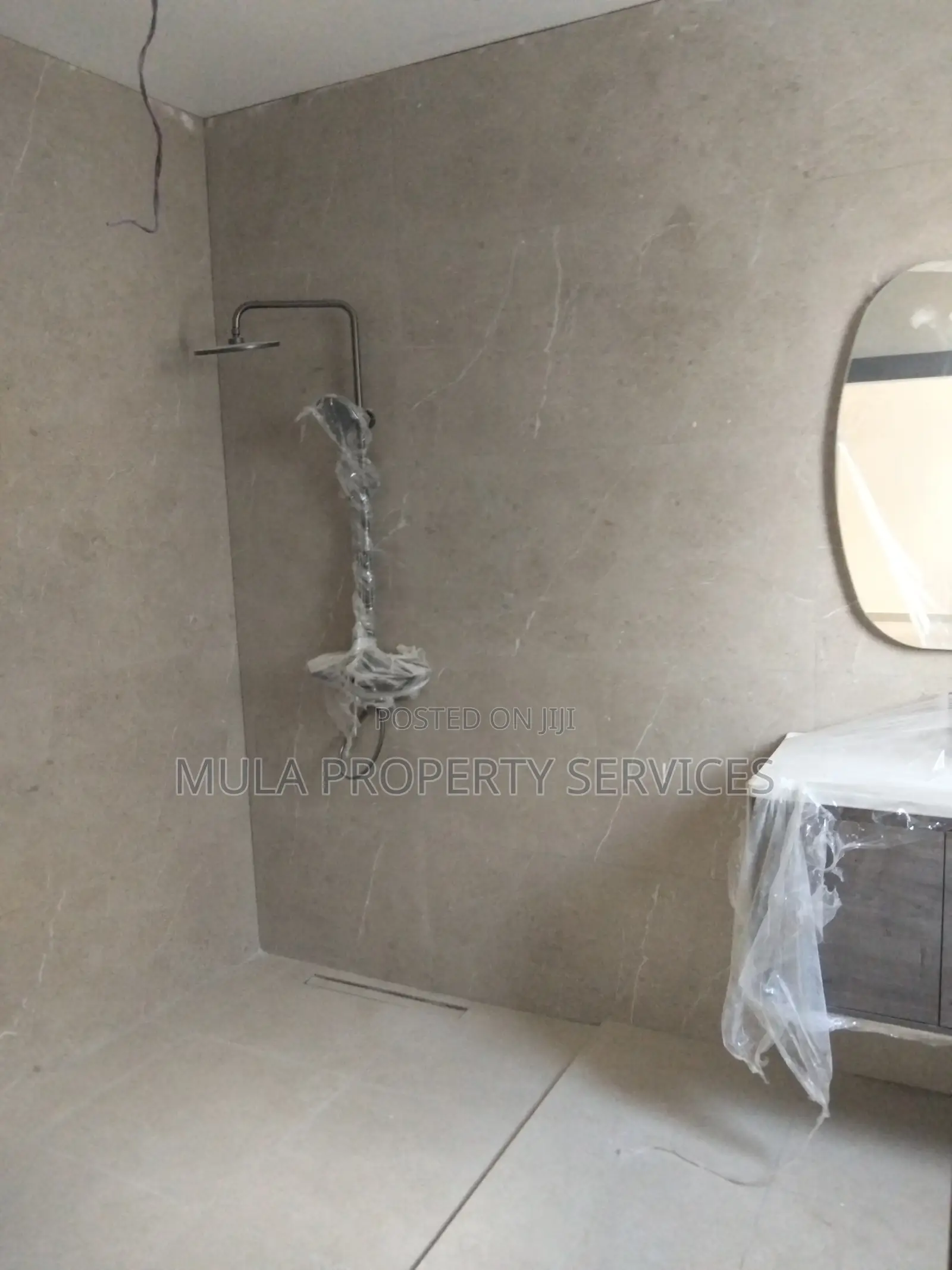 5bdrm Townhouse/Terrace in Mula Property, Dzorwulu for sale in Dzorwulu