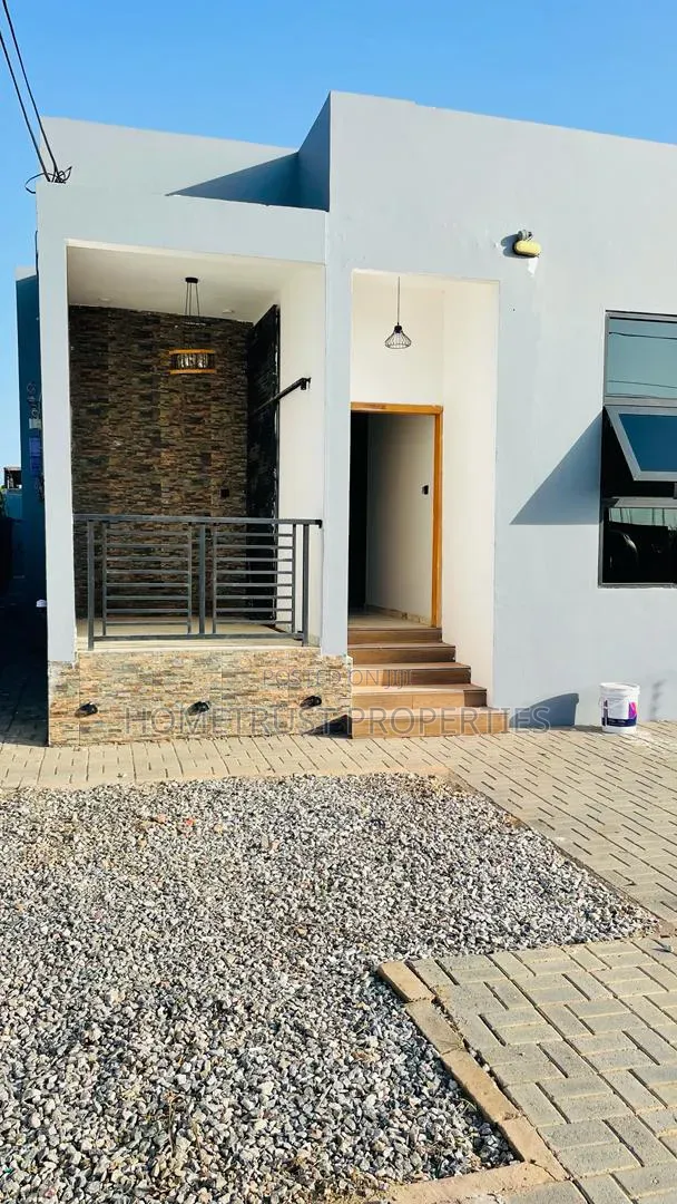 3bdrm House in Pokuase Odumase for sale in Pokuase