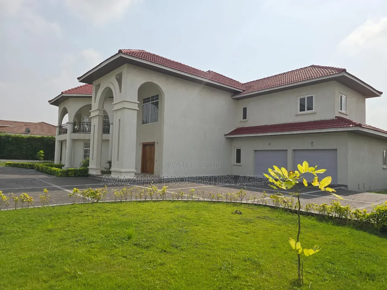6bdrm House in East Legon, A&C Mall Area for sale in A&C Mall Area