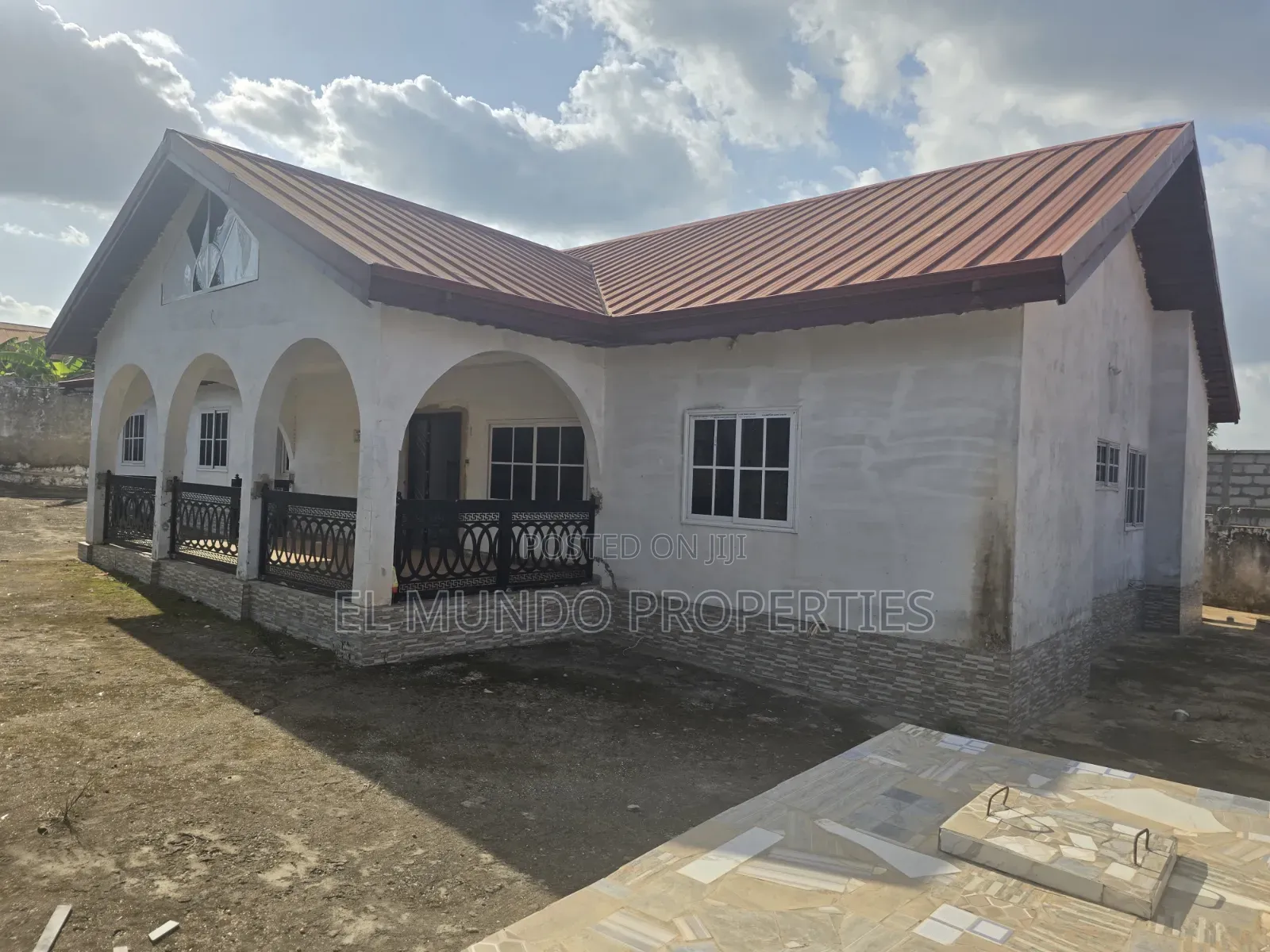 5bdrm House in Ipt Nyankyerenease, Kumasi Metropolitan for sale in Kumasi Metropolitan