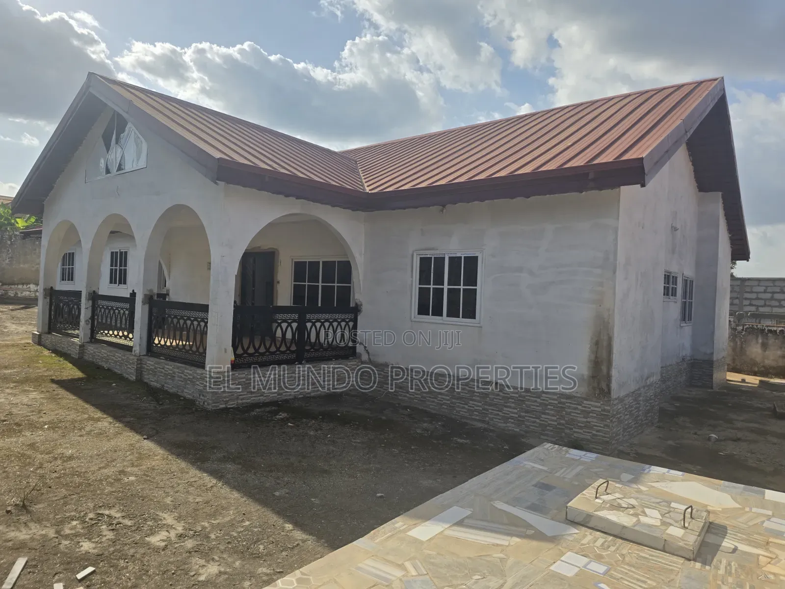 5bdrm House in Ipt Nyankyerenease, Kumasi Metropolitan for sale in Kumasi Metropolitan