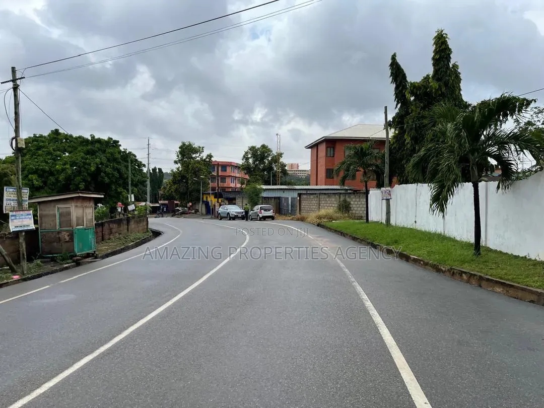 Dansoman High Street. in Asoredanho