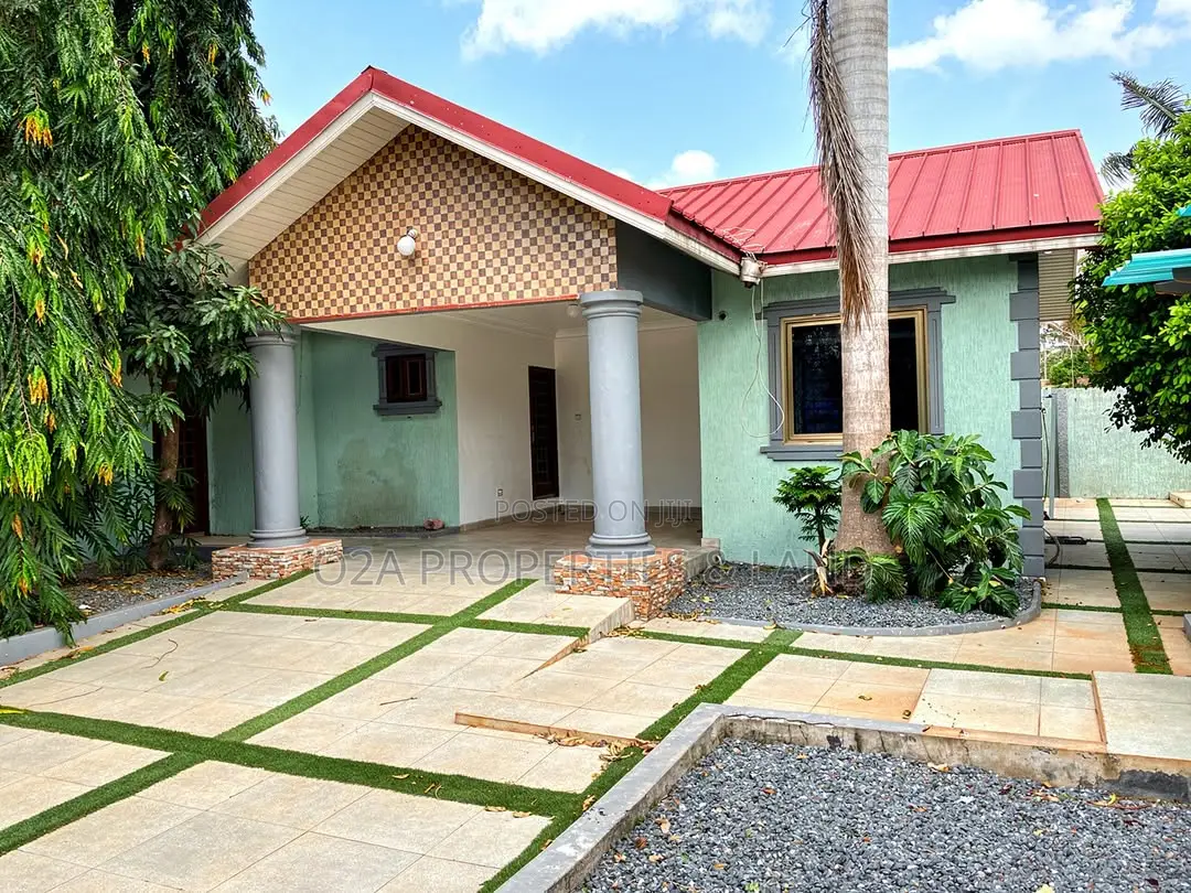 5bdrm House in Nanakrom, Police Station for sale in Police Station