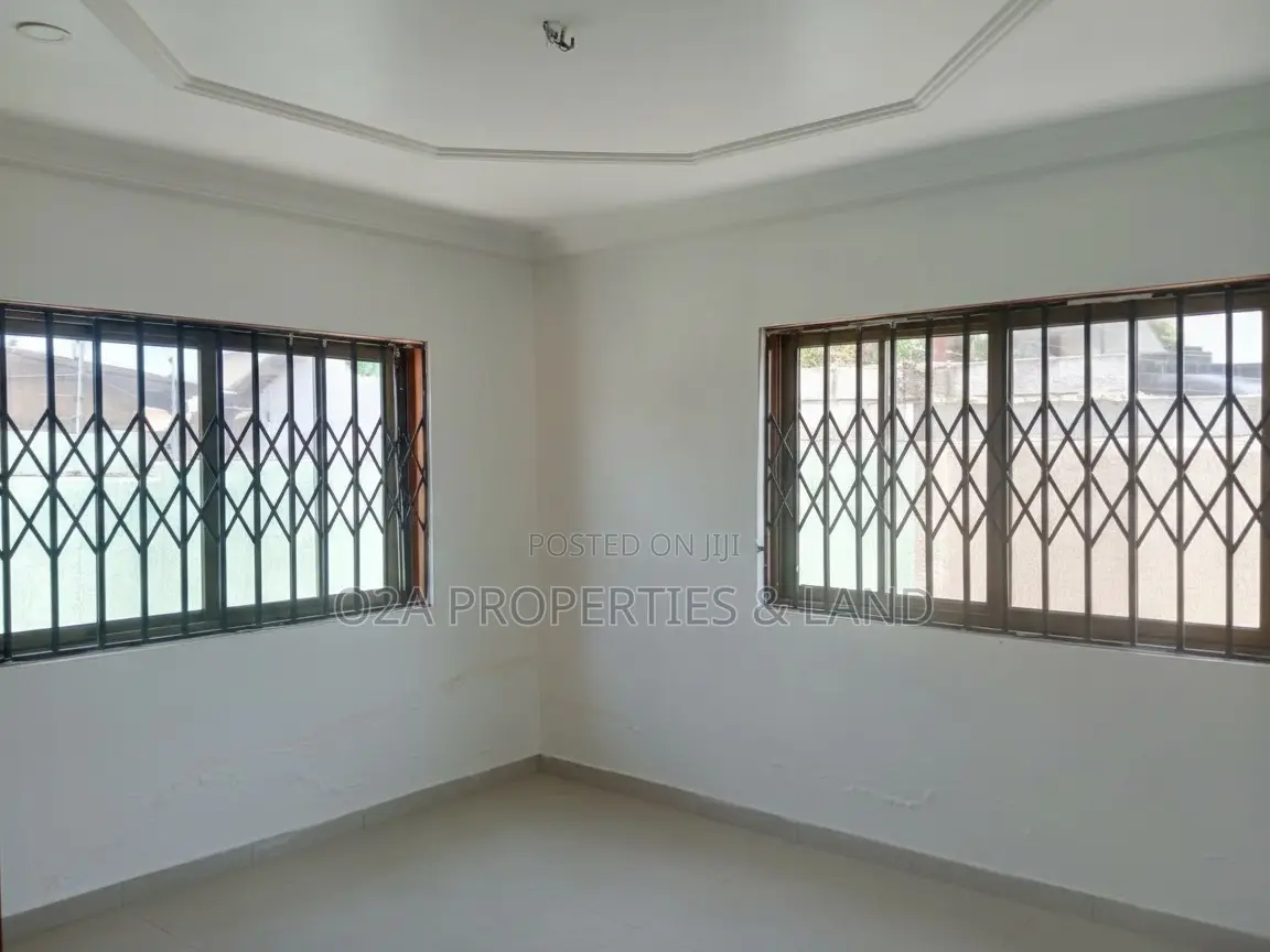 5bdrm House in Nanakrom, Police Station for sale in Police Station