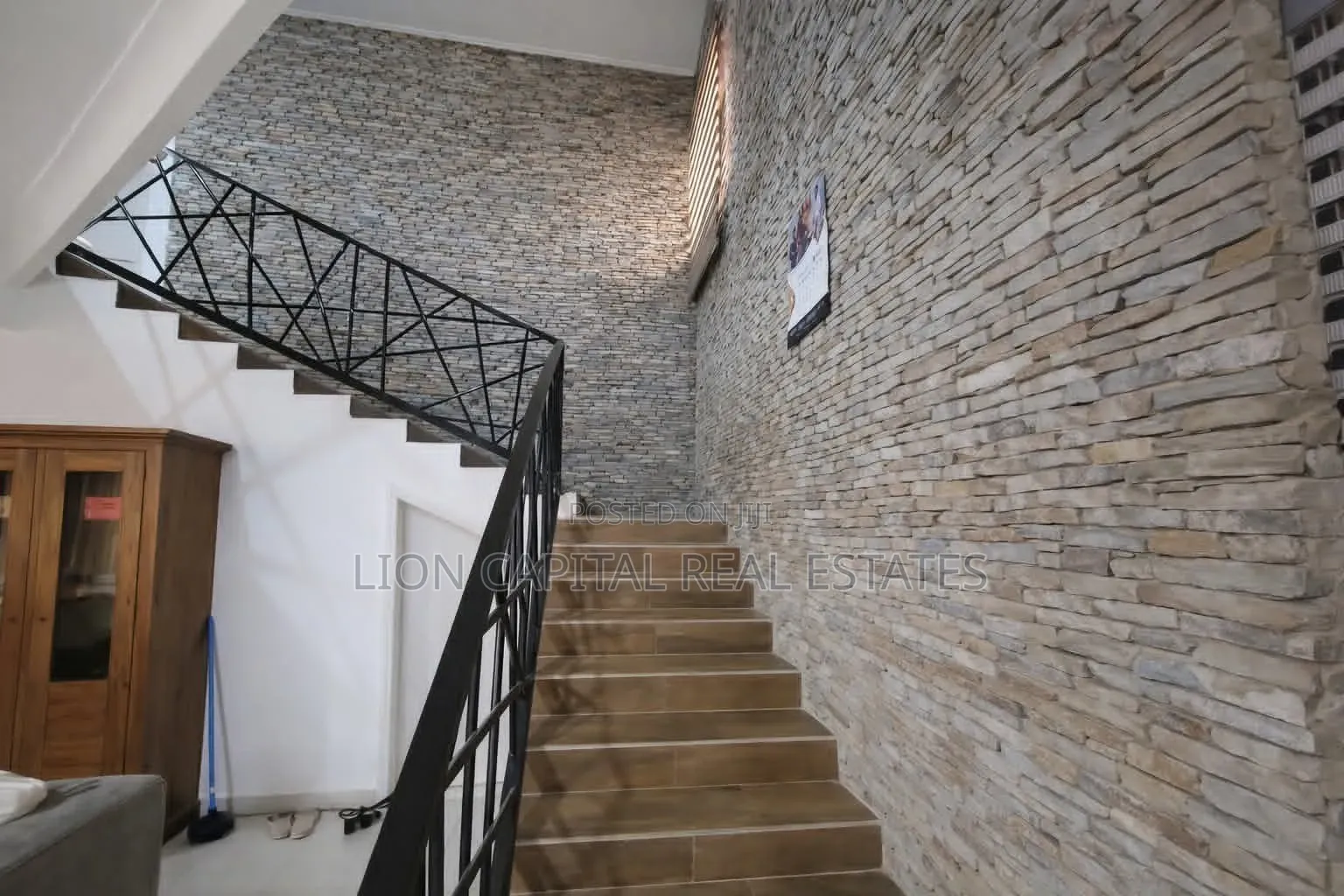 6bdrm Duplex in School Park Area for sale in School Park Area