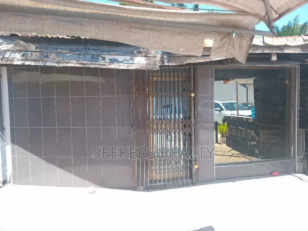 Night Club / Pub for Rent – Oxford Street, Osu in Oxford Street