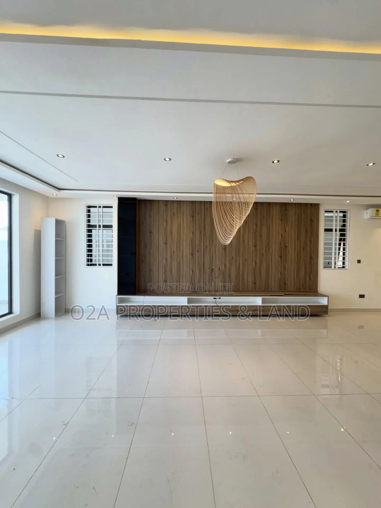 4bdrm House in Ashaley Botwe, Lake Side Estate for sale in Lake Side Estate