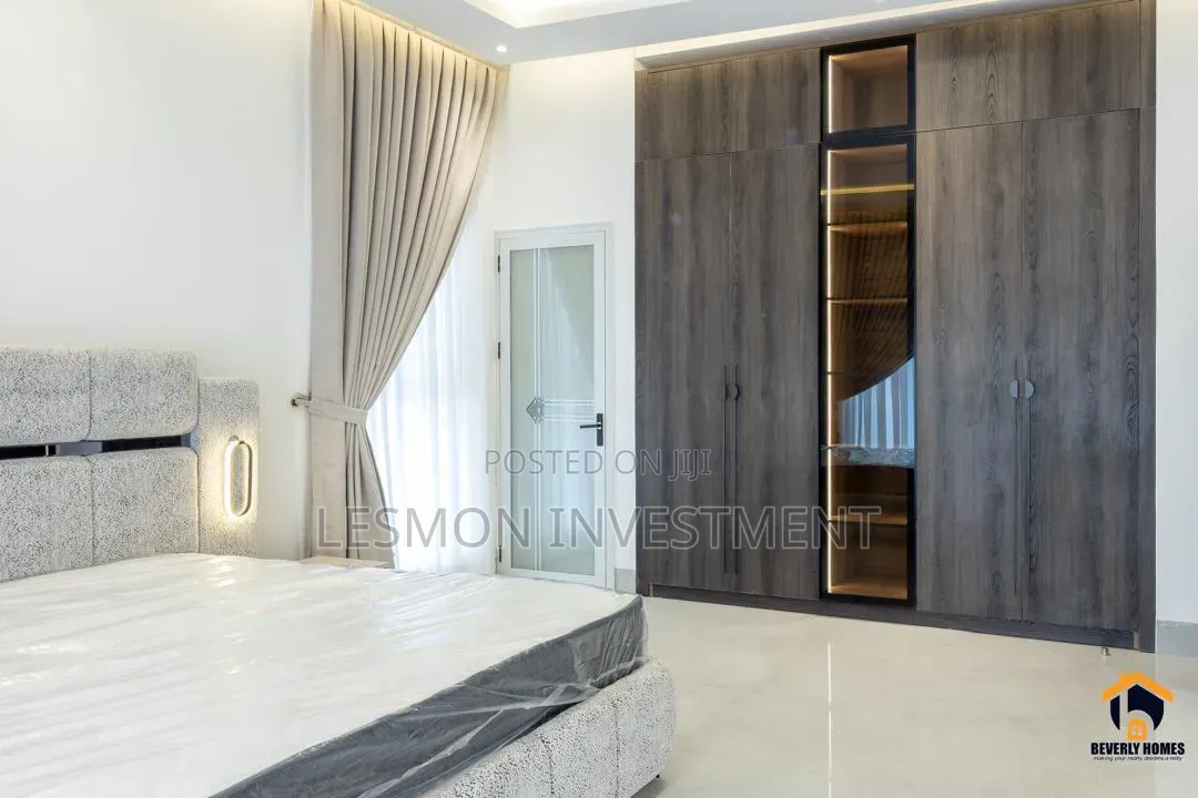 4bdrm Mansion in Lesmon Investment, Coca Cola for sale in Coca Cola
