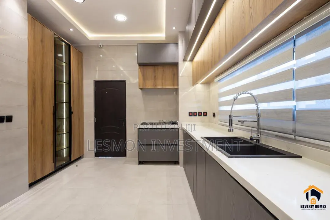4bdrm Mansion in Lesmon Investment, Coca Cola for sale in Coca Cola