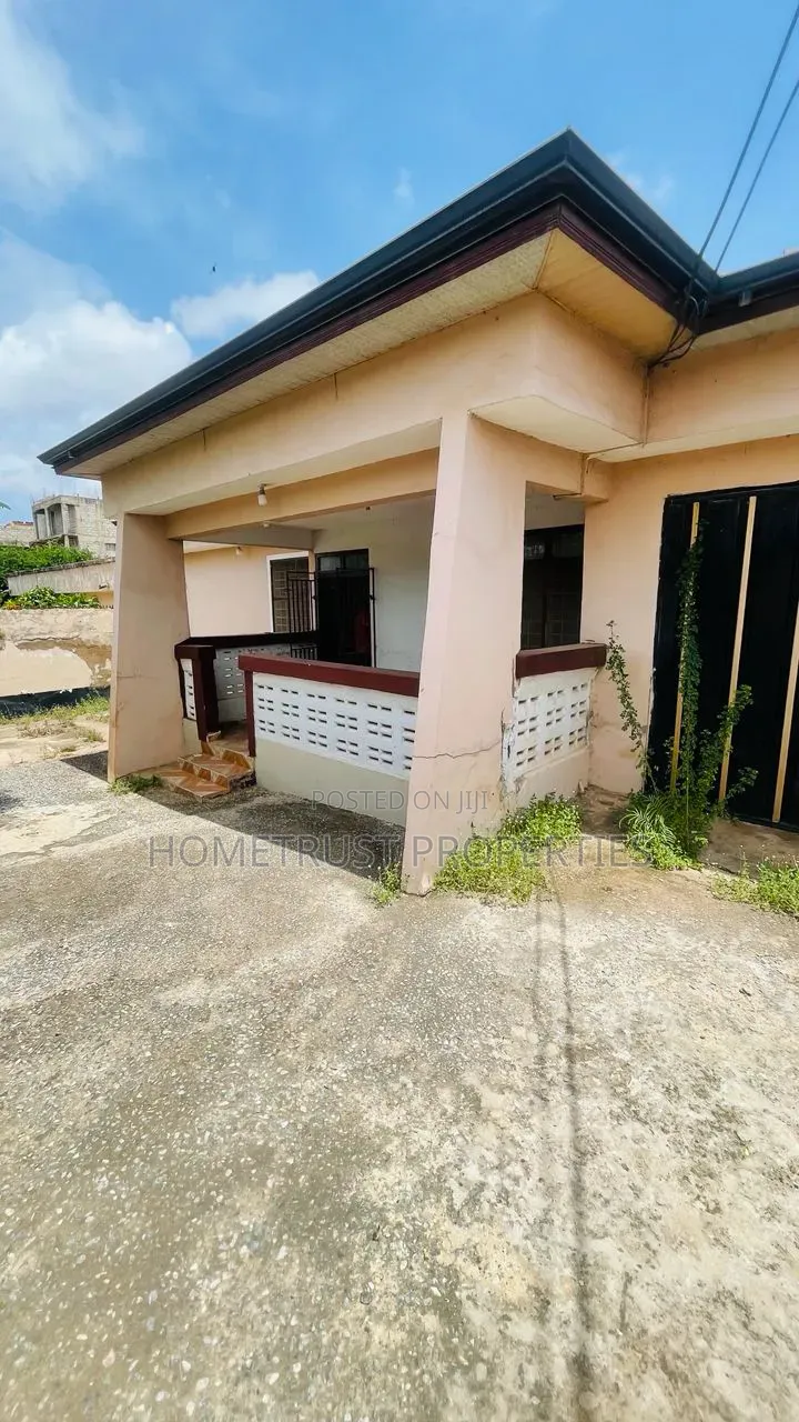 4bdrm House in Achimota Mile 7 for sale in Mile 7