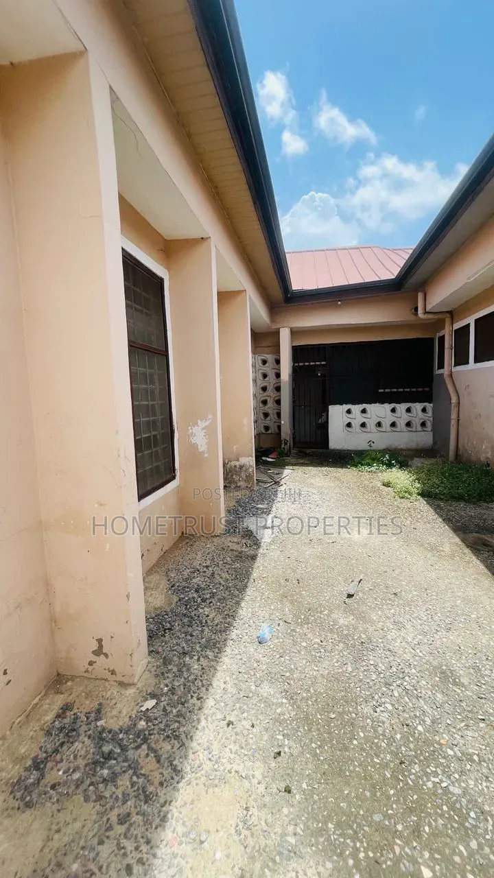 4bdrm House in Achimota Mile 7 for sale in Mile 7