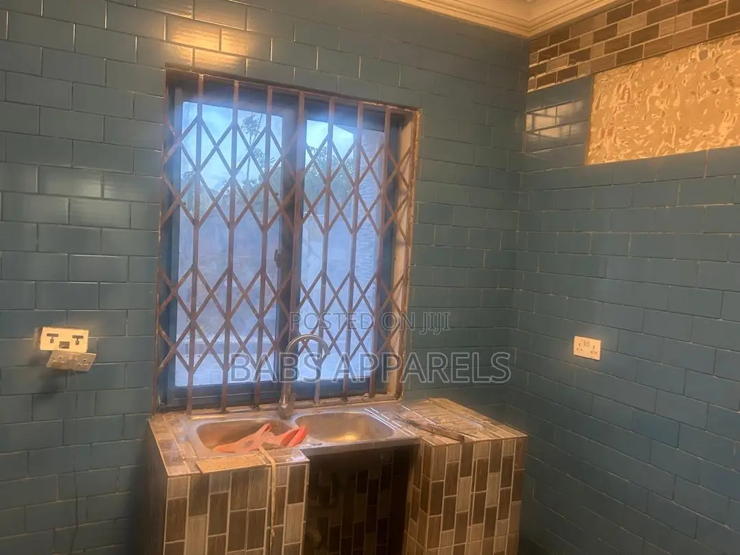 Furnished 7bdrm Apartment in Abokobi Agboba, Agbogba for sale in Agbogba