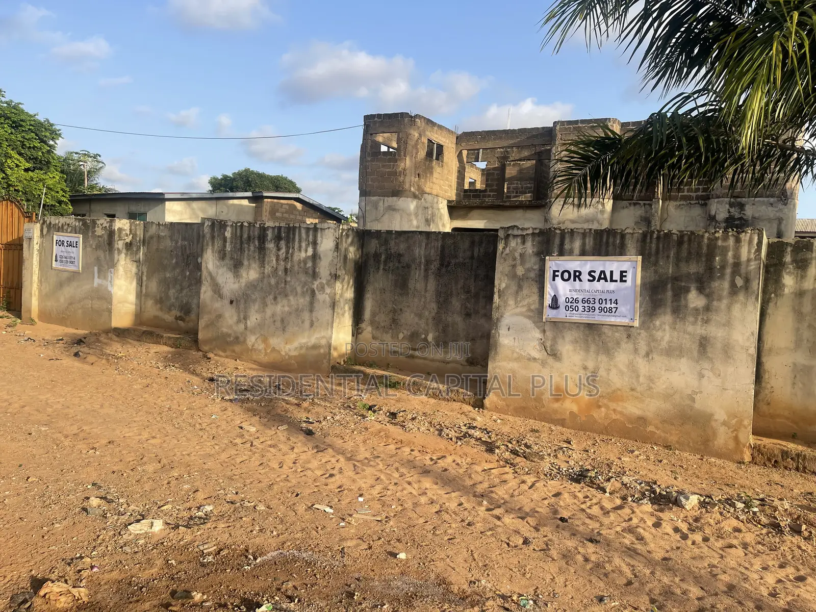 8bdrm Duplex in Omanjor, Sowutwuom for sale in Sowutwuom
