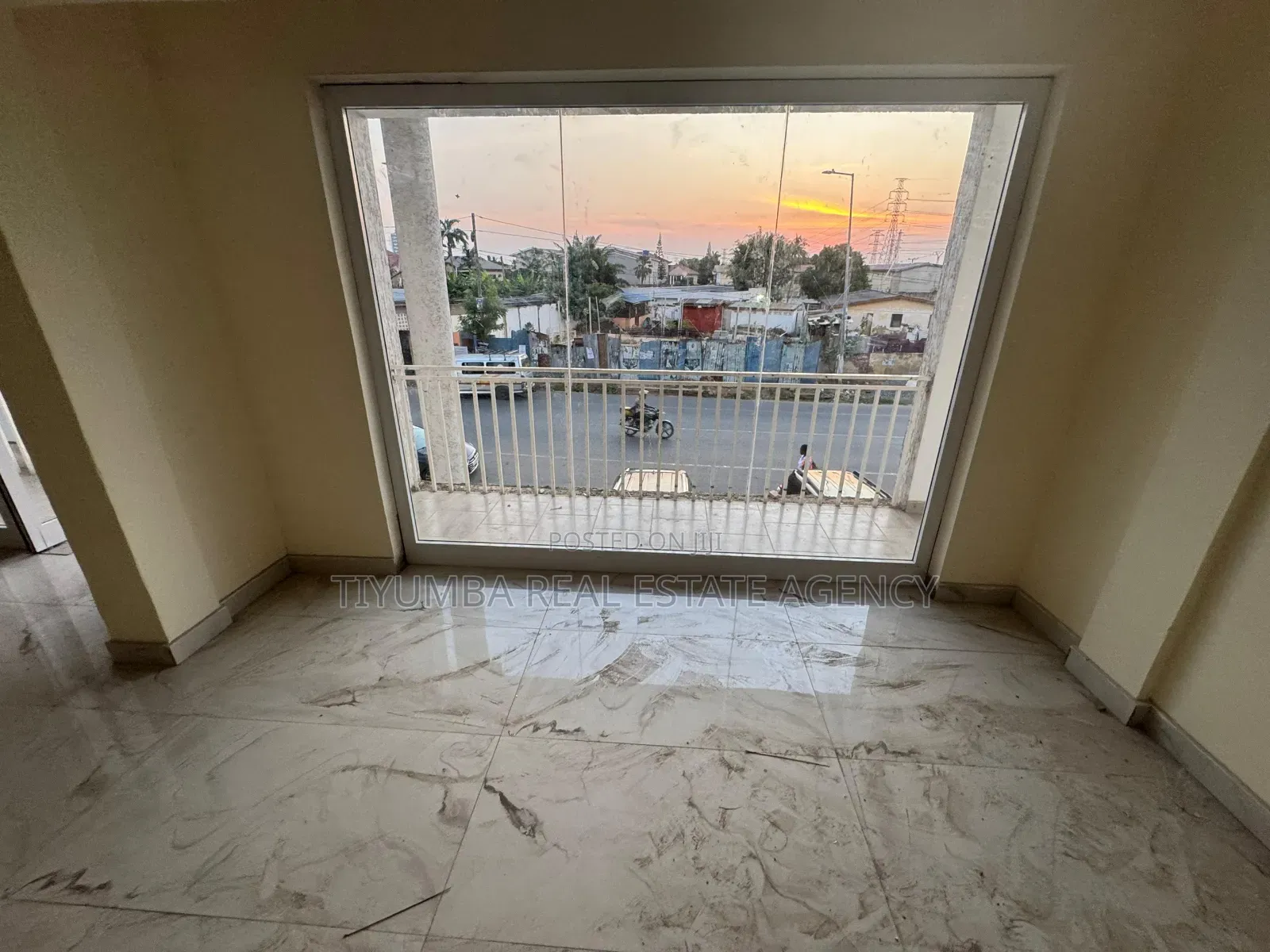 Double Shop Space for Rent at Dzurwulu. in Dzorwulu