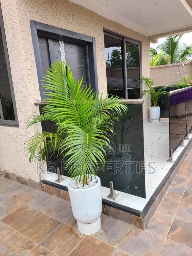4bdrm Duplex in Kb Properties, American House for rent in American House