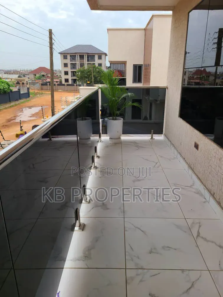 4bdrm Duplex in Kb Properties, American House for rent in American House