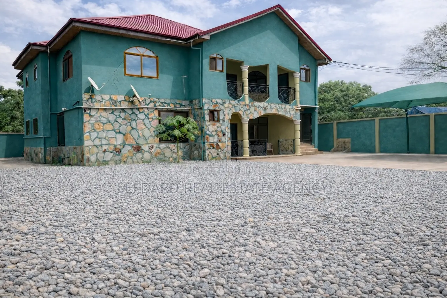 6bdrm House in Sefdard Properties, Pokuase for sale in Pokuase