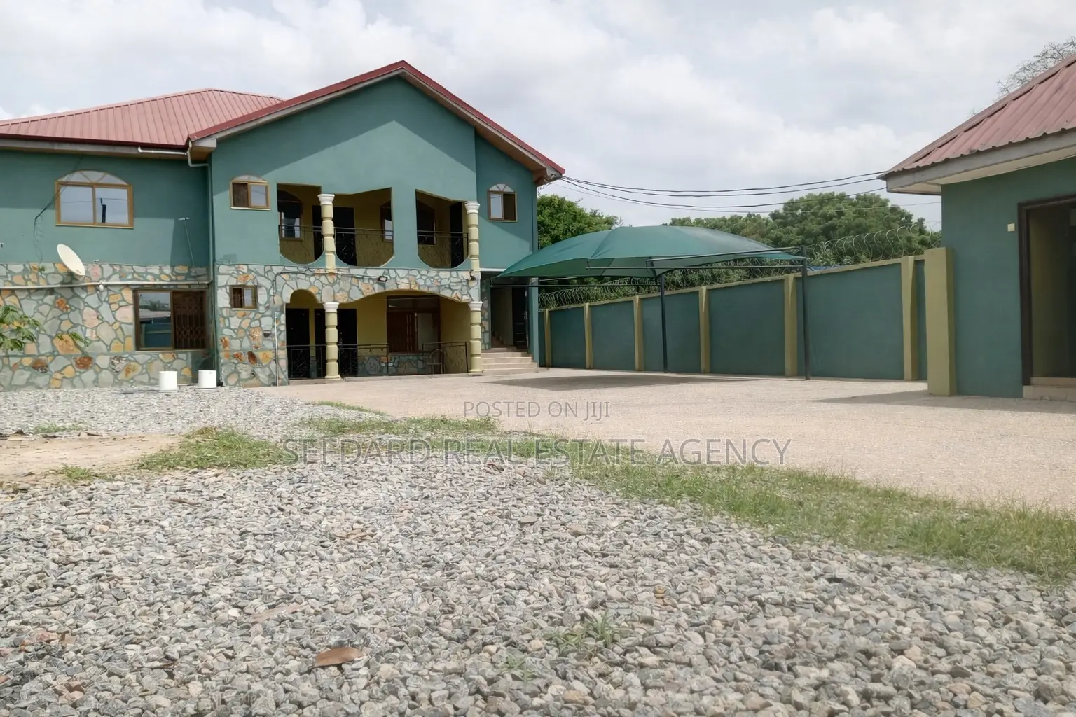 6bdrm House in Sefdard Properties, Pokuase for sale in Pokuase