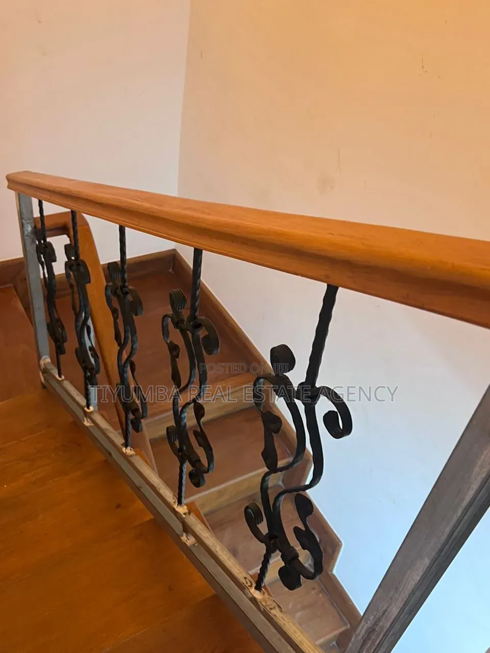 Furnished 5bdrm House in Tiyumba Real Estate, School Area for sale in School Area