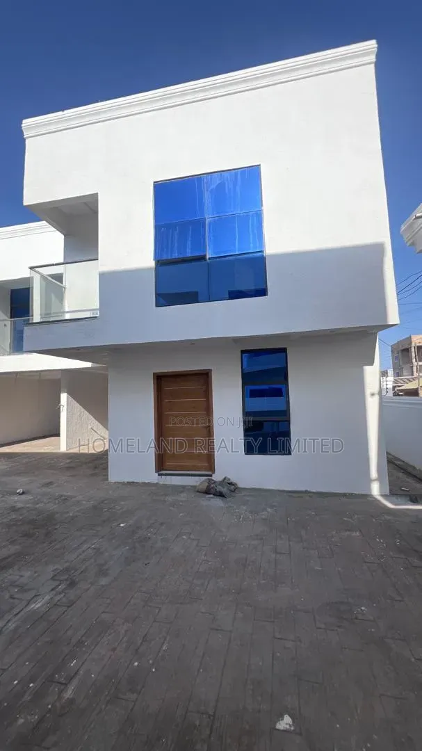 3bdrm Townhouse/Terrace in School Junction for sale in School Junction