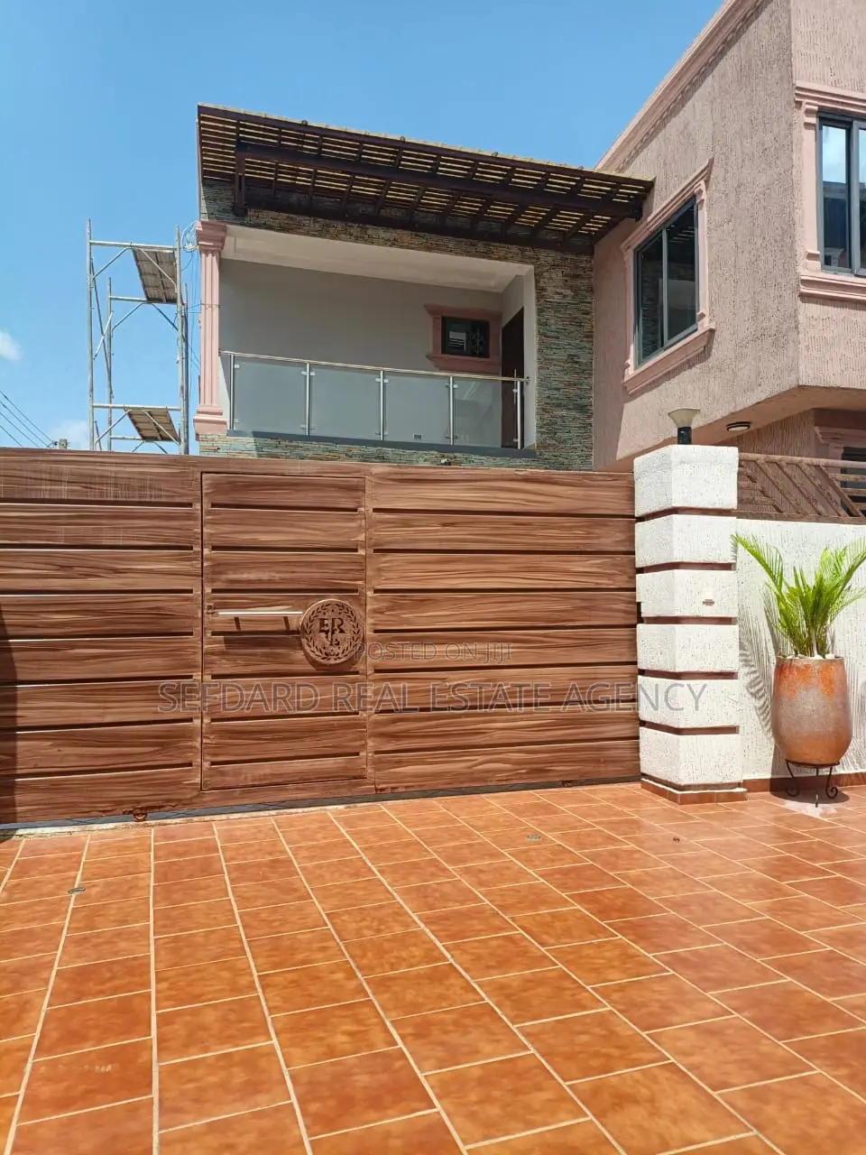 4bdrm Duplex in Sefdard Properties, Tesano for rent in Tesano