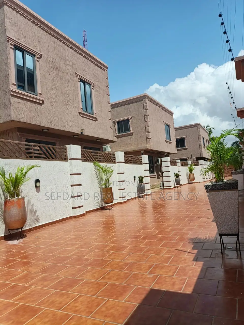 4bdrm Duplex in Sefdard Properties, Tesano for rent in Tesano