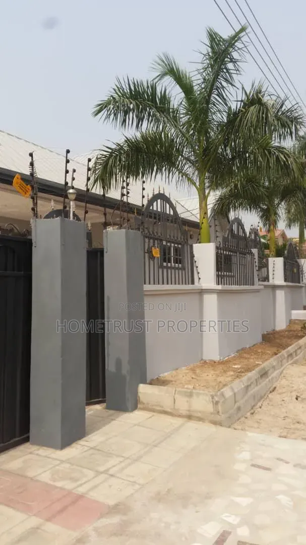 5bdrm House in Amasaman Satellite for sale in Amasaman