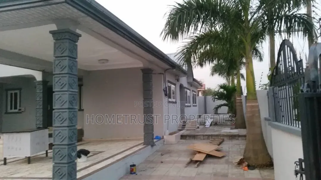 5bdrm House in Amasaman Satellite for sale in Amasaman