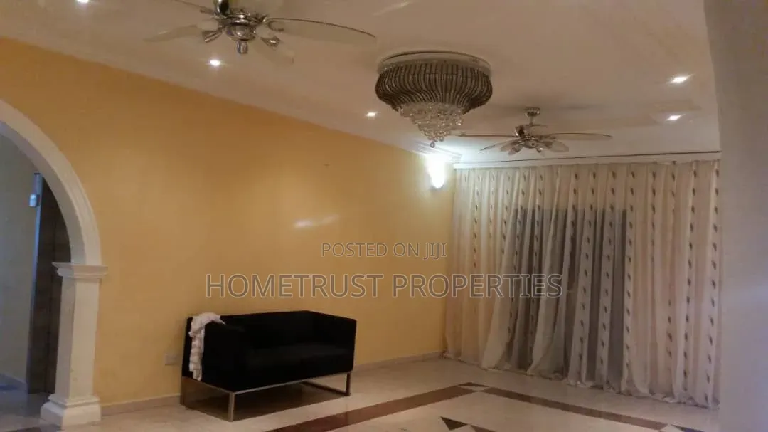 5bdrm House in Amasaman Satellite for sale in Amasaman