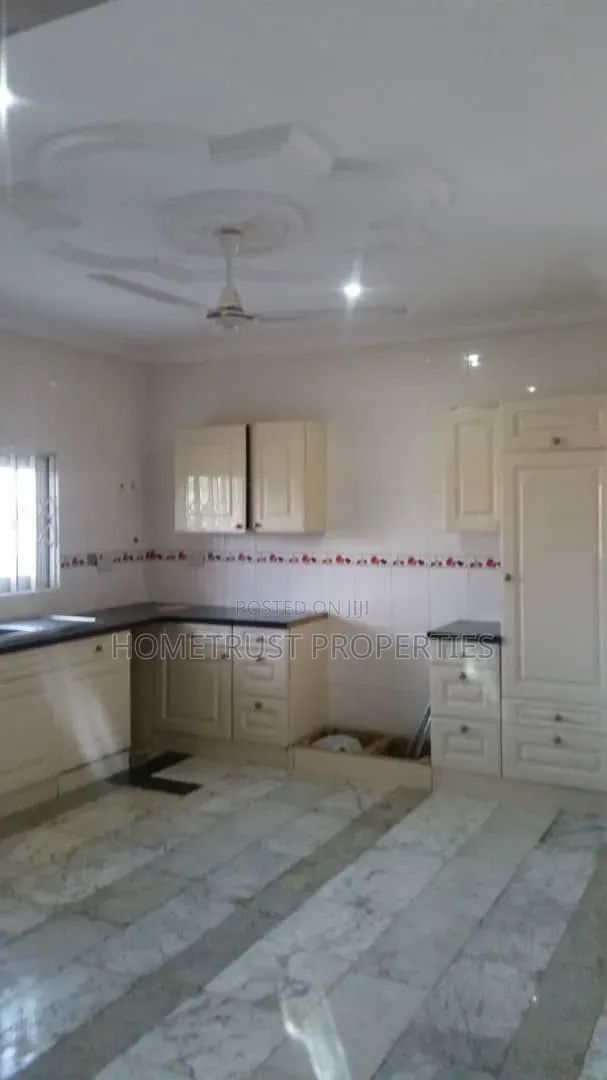 5bdrm House in Amasaman Satellite for sale in Amasaman