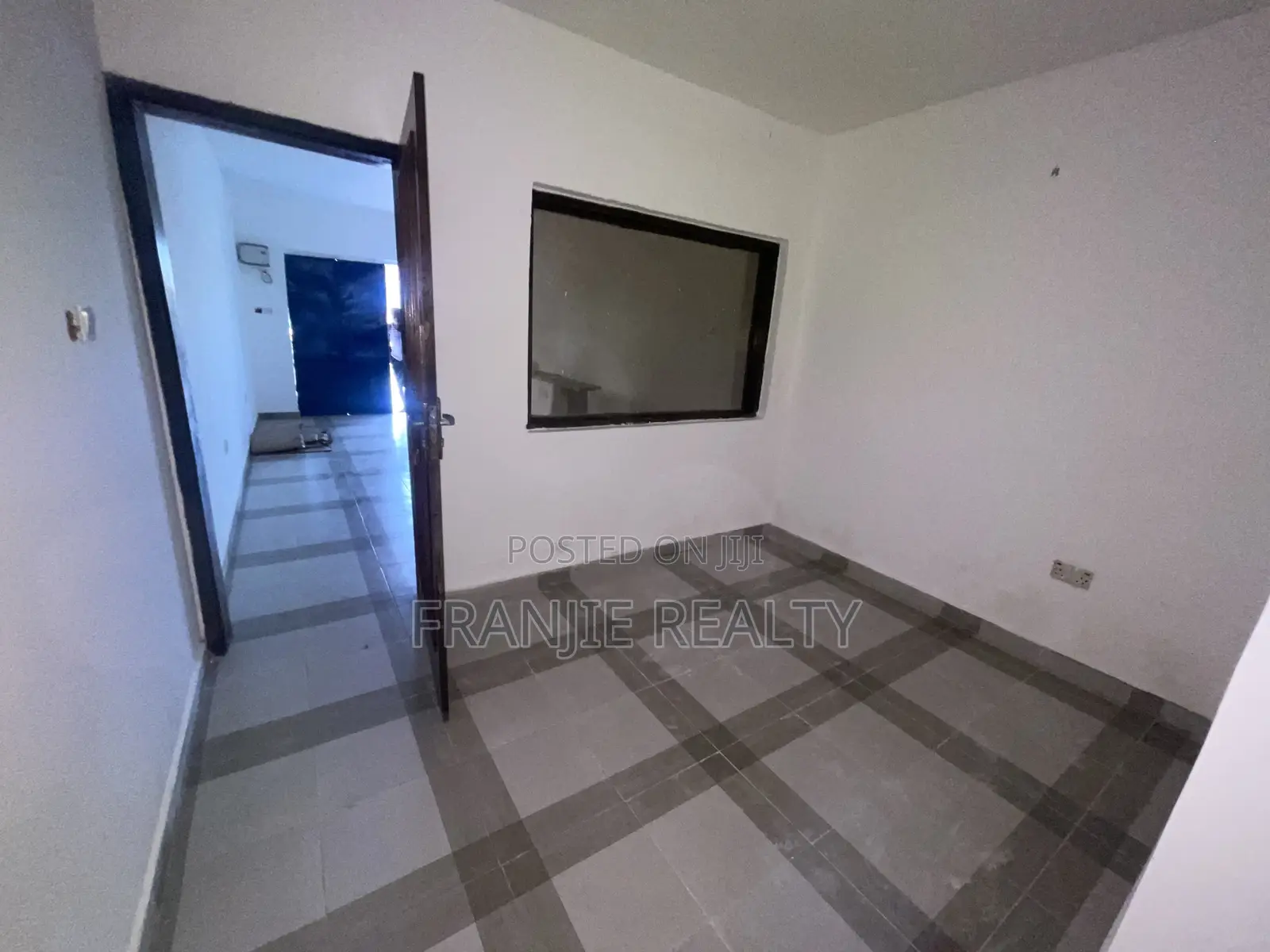 Shop/Office Spaces for Rent at Odorkor. in Odorkor