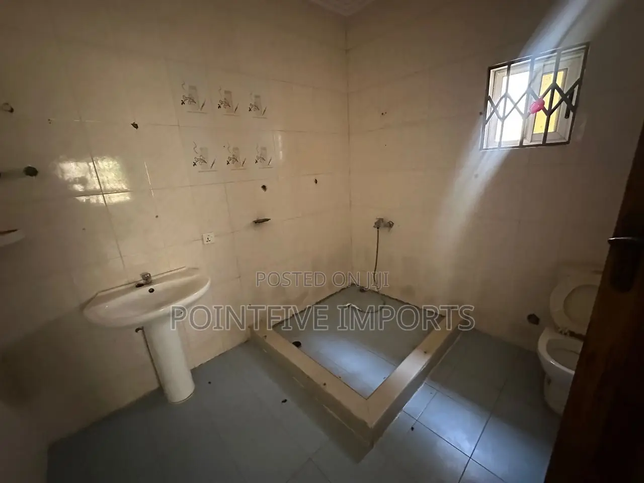 4bdrm Apartment in Pokuase for rent in Pokuase