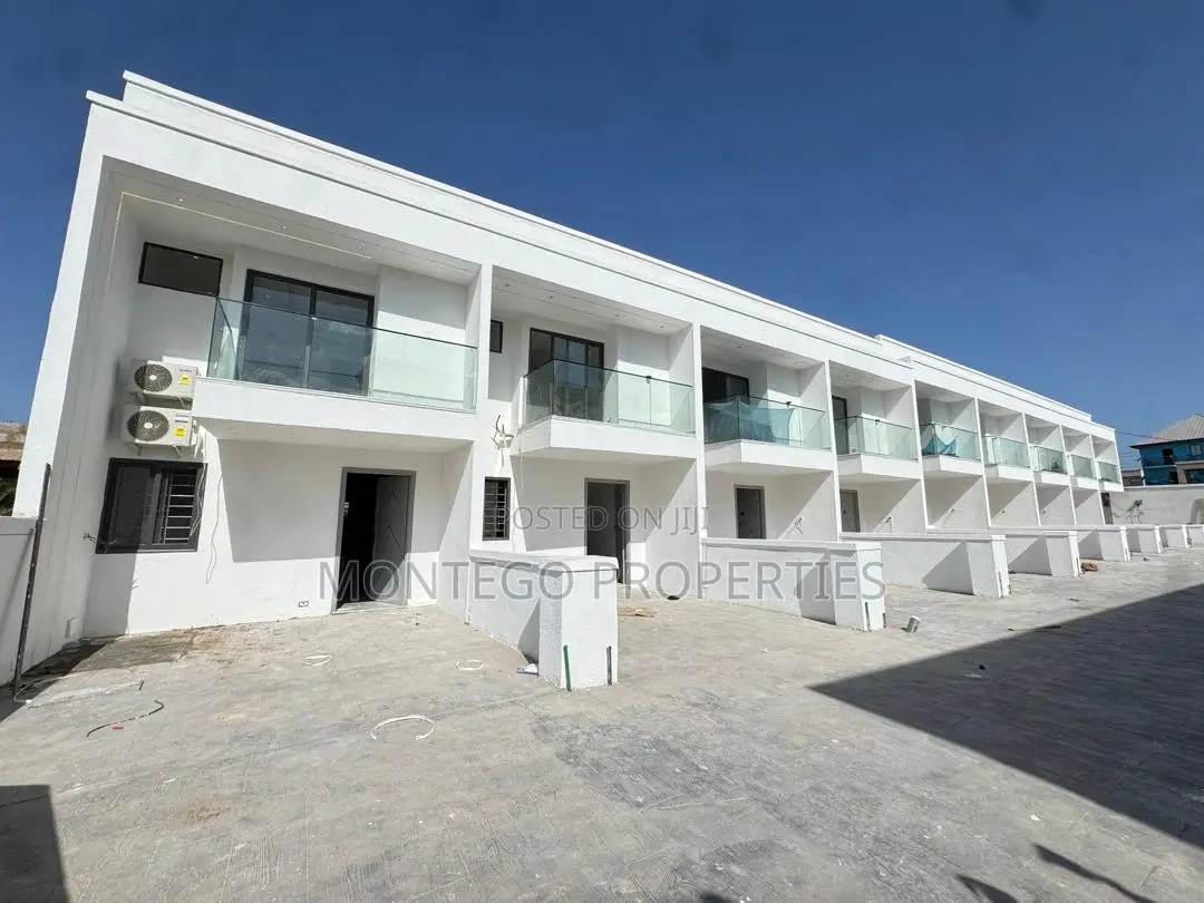 2bdrm Condo in School Junction, Adjiriganor for sale in Adjiriganor