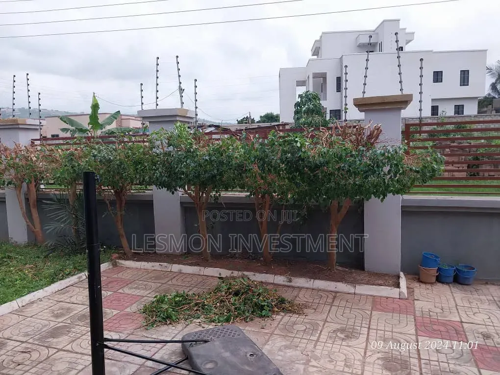 4bdrm House in Lesmon Investments, Oyarifa Mall Area for sale in Oyarifa Mall Area