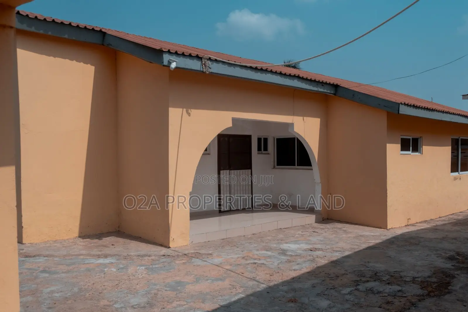 5bdrm House in Sakumono for rent in Sakumono