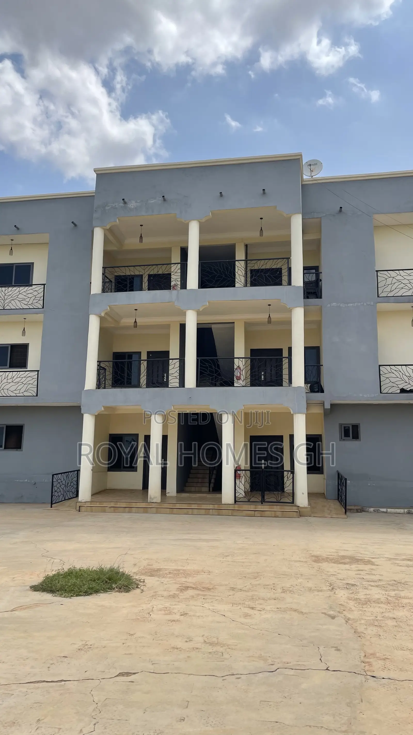 2bdrm Apartment in Royal Homes Gh, New Legon for rent in New Legon
