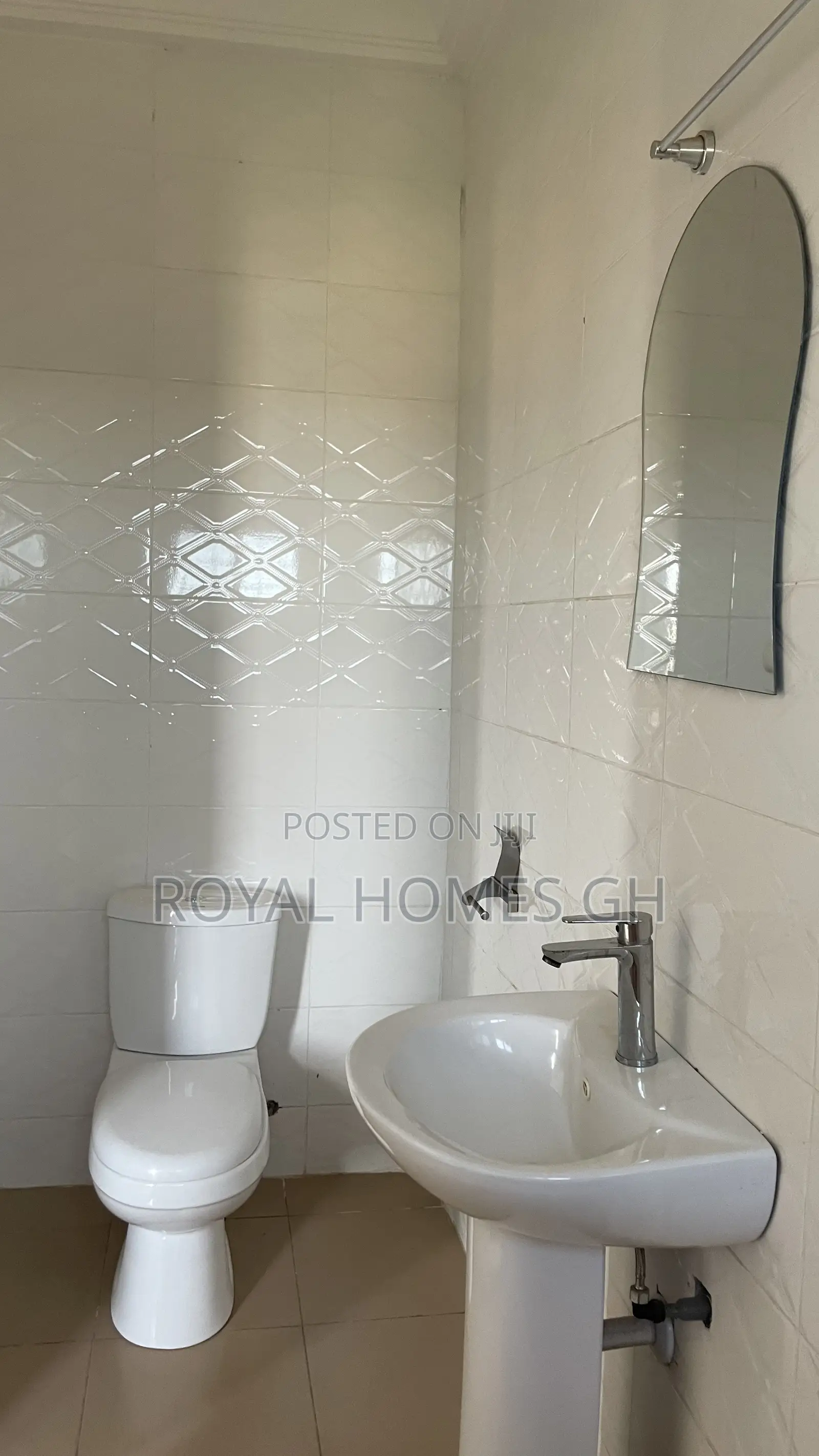 2bdrm Apartment in Royal Homes Gh, New Legon for rent in New Legon