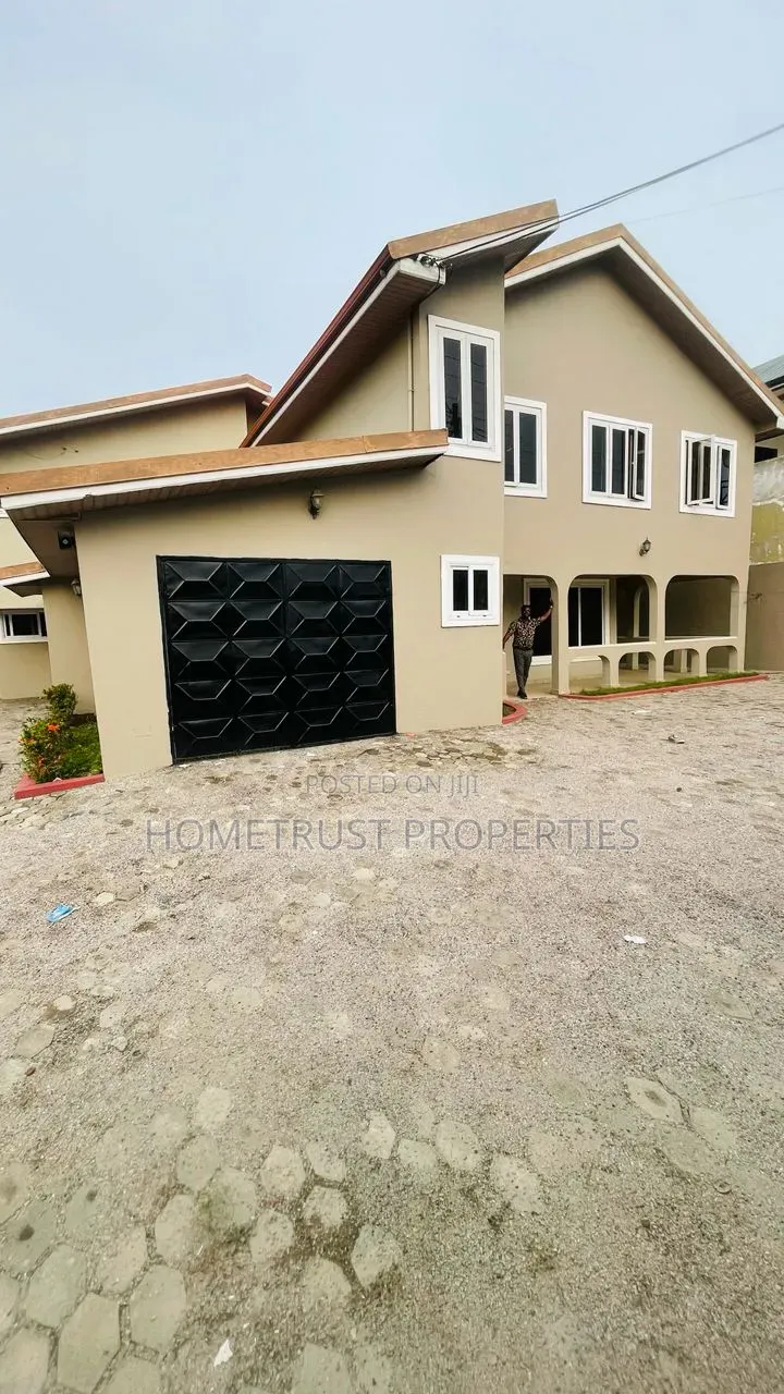 6bdrm House in Kwabenya Acp for rent in Kwabenya
