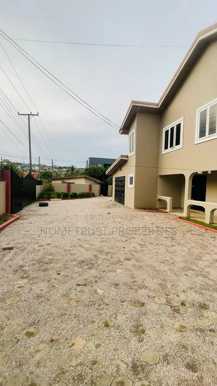 6bdrm House in Kwabenya Acp for rent in Kwabenya