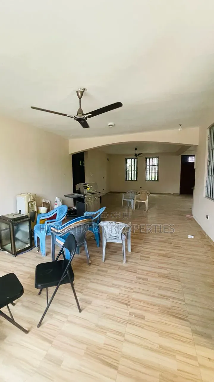 5bdrm Duplex in Kwabenya Acp for rent in Kwabenya
