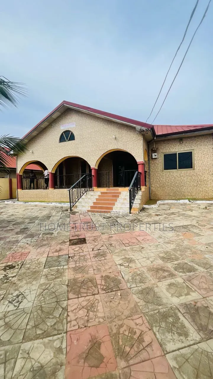 5bdrm House in Amasaman China Mall for rent in Amasaman