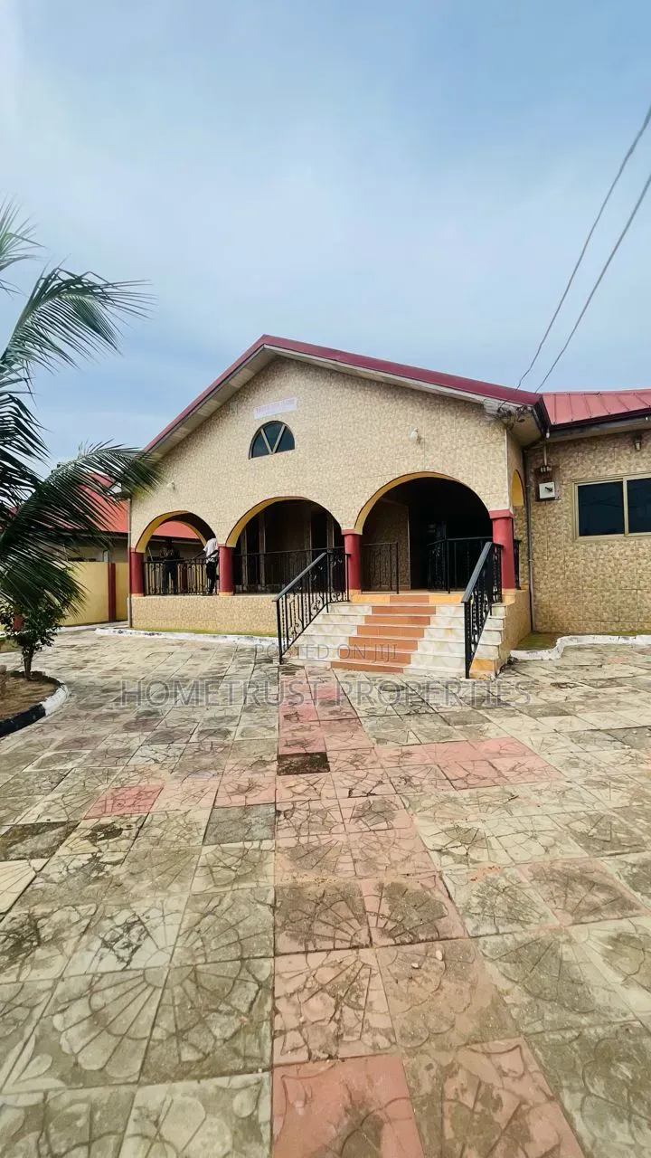 5bdrm House in Amasaman China Mall for rent in Amasaman