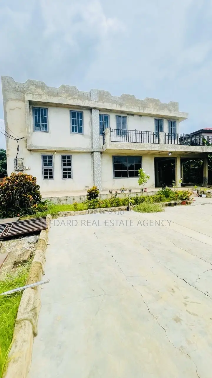 5bdrm House in Sefdard Properties, Kwabenya for rent in Kwabenya