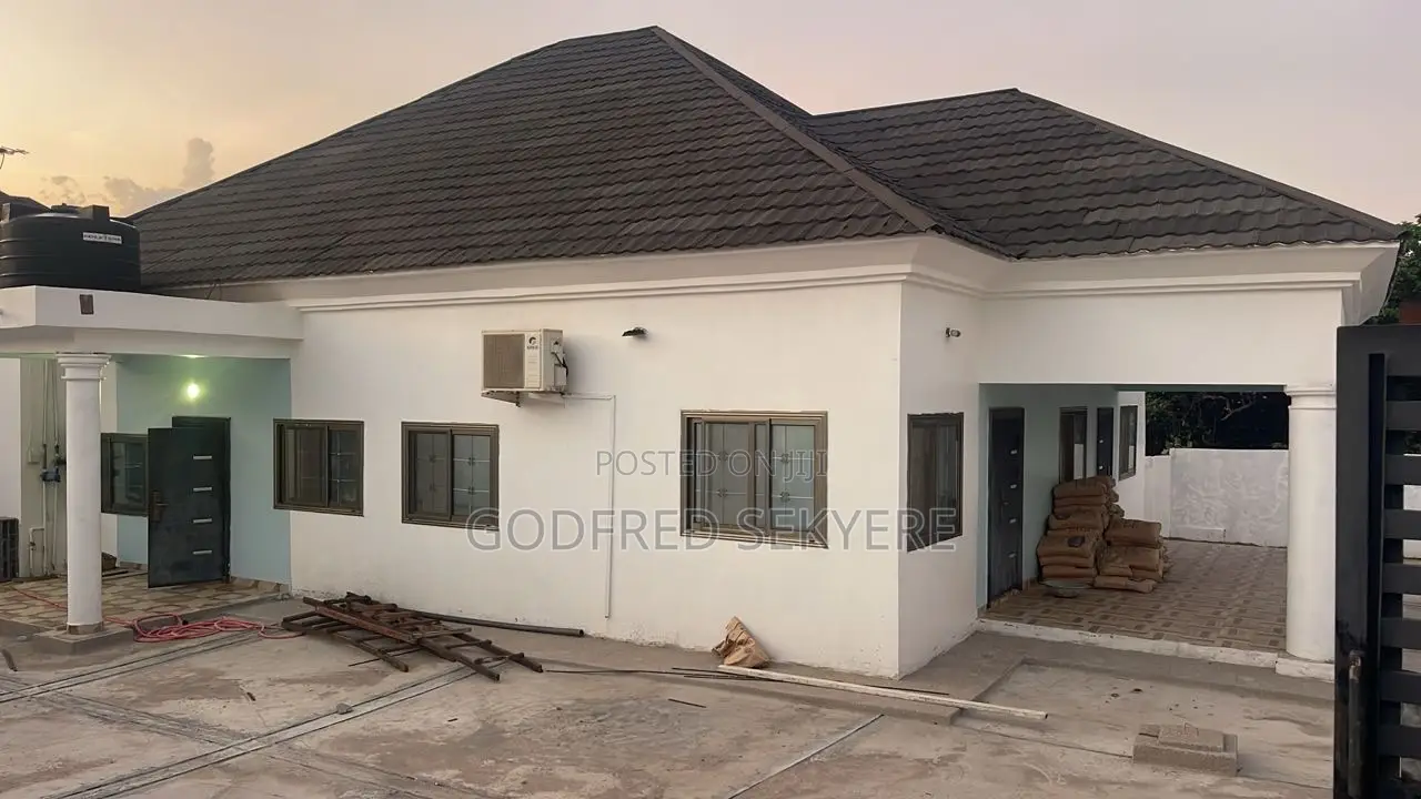 6bdrm House in Adeleke Estates At, Kumasi Metropolitan for rent in Kumasi Metropolitan