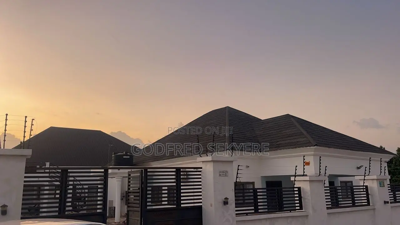 6bdrm House in Adeleke Estates At, Kumasi Metropolitan for rent in Kumasi Metropolitan