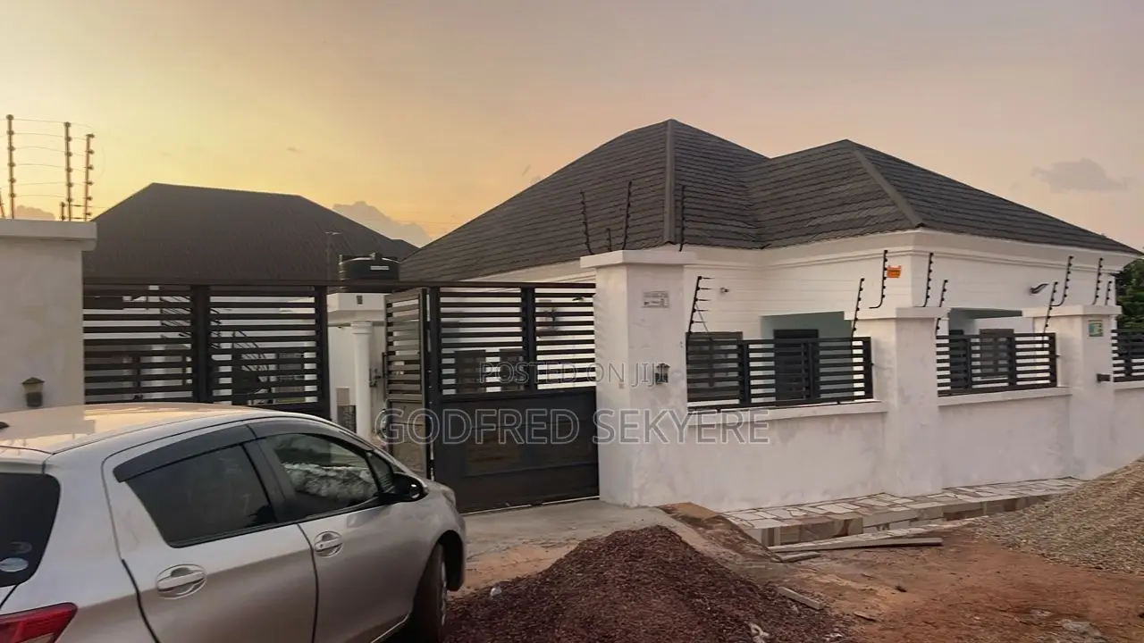 6bdrm House in Adeleke Estates At, Kumasi Metropolitan for rent in Kumasi Metropolitan