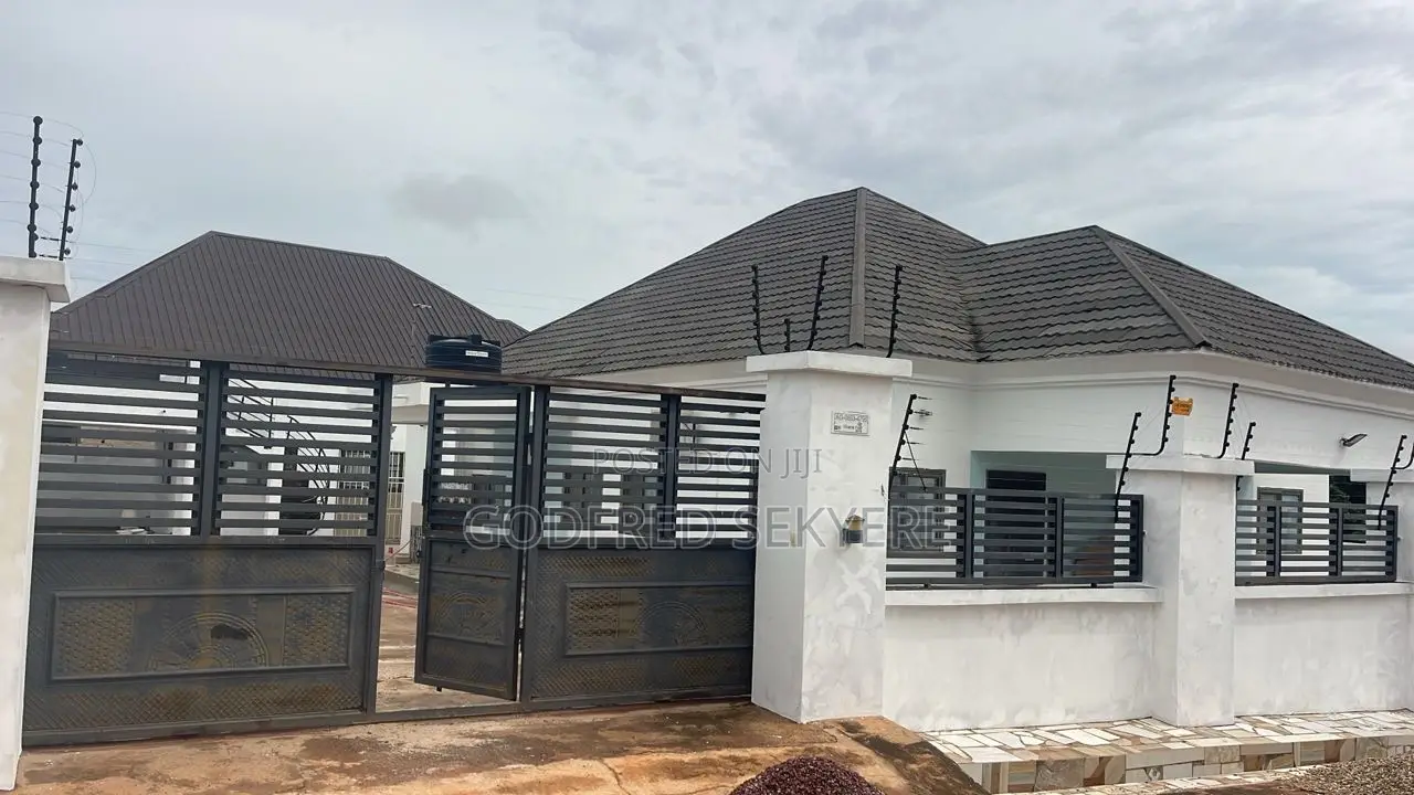 6bdrm House in Adeleke Estates At, Kumasi Metropolitan for rent in Kumasi Metropolitan