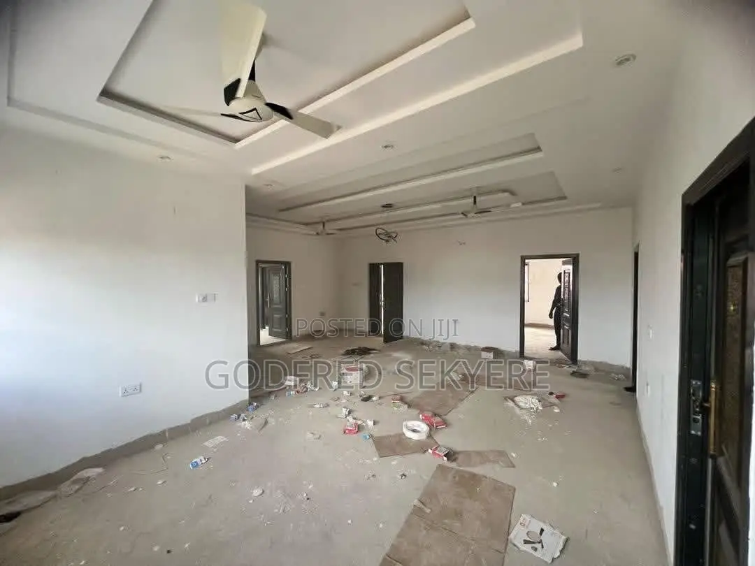6bdrm House in Adeleke Estates, Kumasi Metropolitan for sale in Kumasi Metropolitan